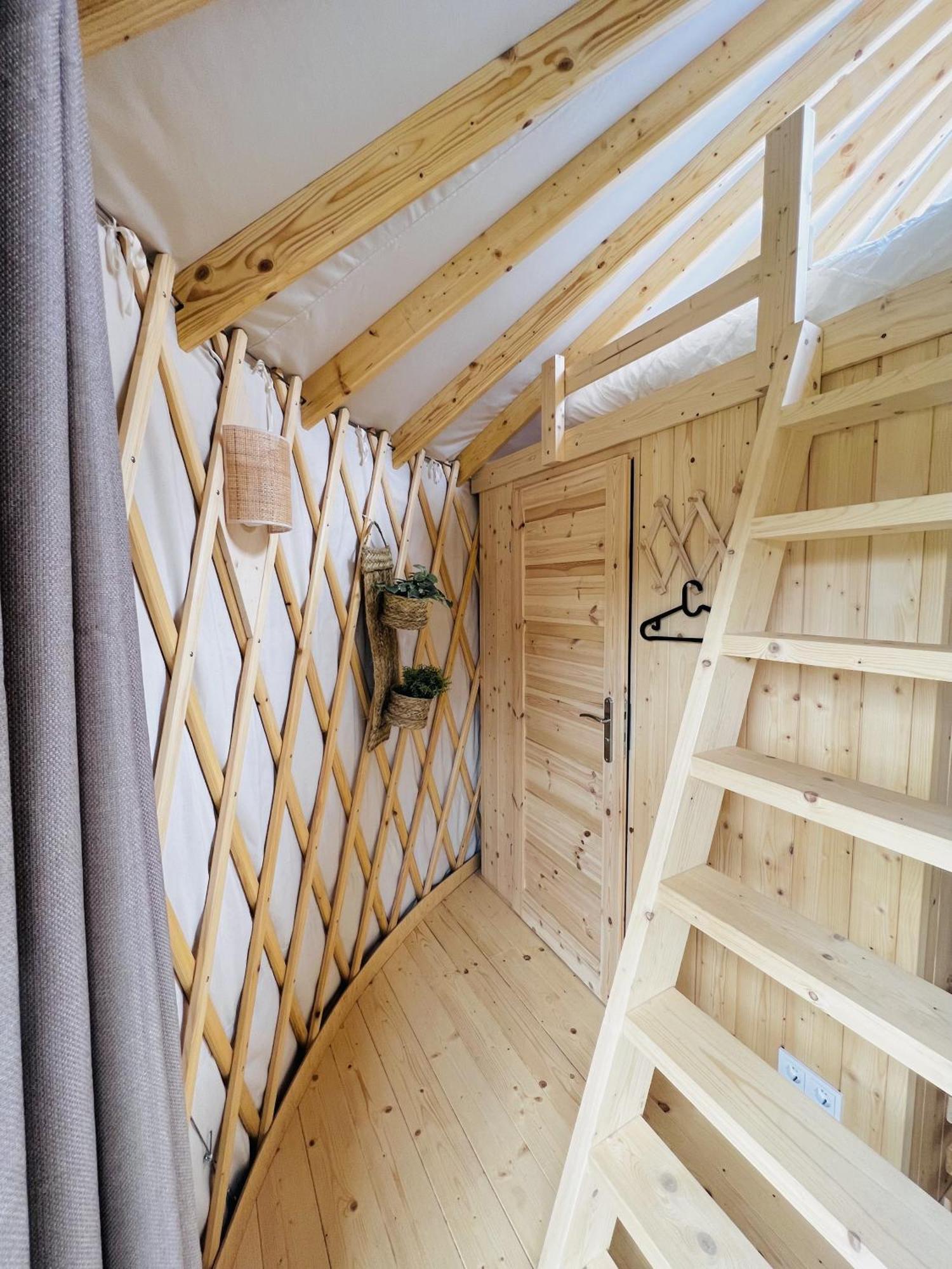 Magnolia Hoeve - Unieke Bestemming Voor Paardenliefhebbers En Bijzondere Overnachtingen In De Natuur Ledeacker Bagian luar foto